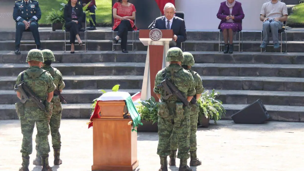 valentín campa amlo ROBERTO HERNANDEZ (1)